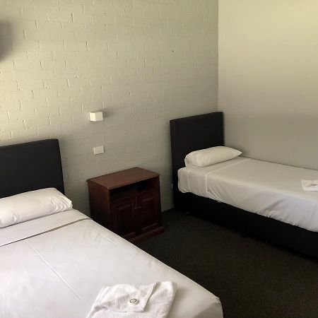 Bateau Bay Hotel Esterno foto